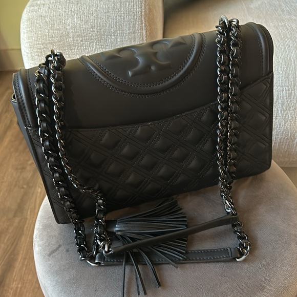 Tory Burch FLEMING MATTE CONVERTIBLE SHOULDER BAG - Picture 4 of 6